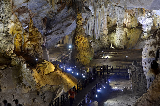 Things to do in halong - caves